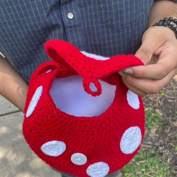 Handmade Crochet Mushroom Bag - Picture 4 of 4